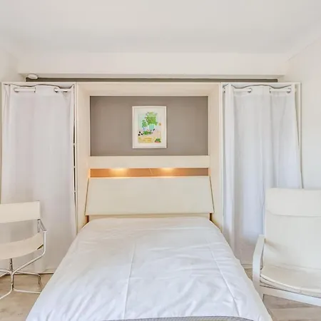 Guestready - Charming Studio With Private Balcony In