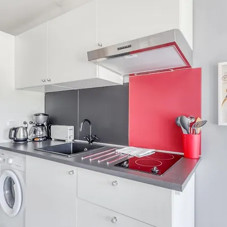 Guestready - Charming Studio With Private Balcony In