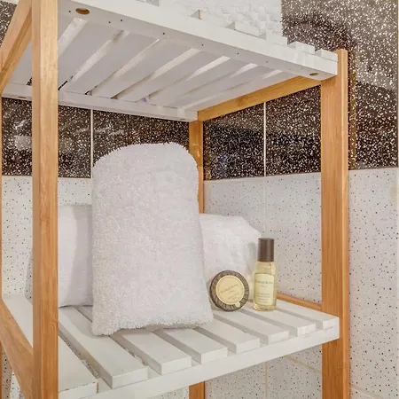 Appartement Guestready - Charming Studio With Private Balcony In